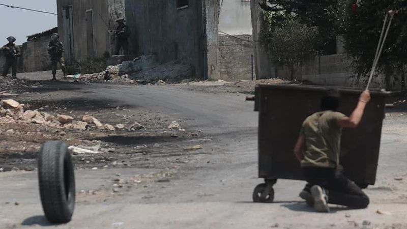 فلسطين المحتلة: اندلاع مواجهات مع قوات الاحتلال في قرية كفر قدوم شرق قلقيلية