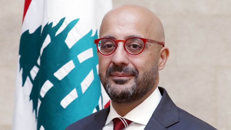 وزير البيئة: لا خطر على شواطئ لبنان جراء البقعة النفطية