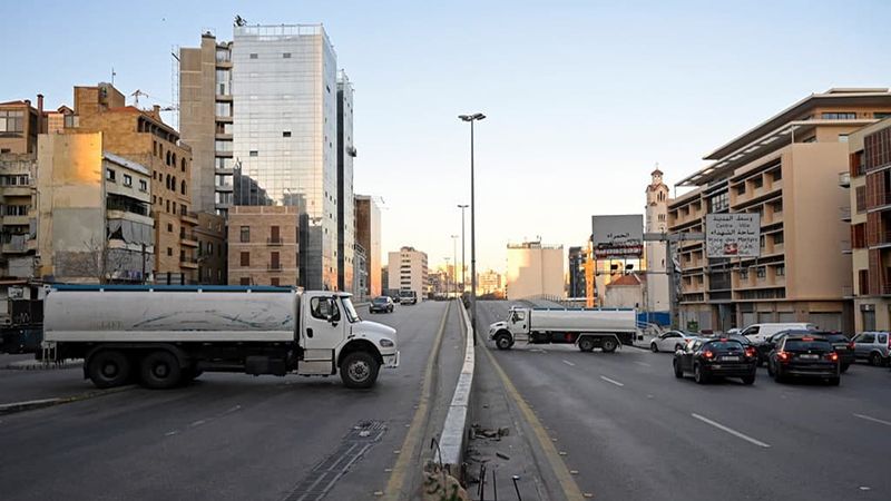 لبنان: تعليق اضراب نقابات النقل البرّي 15 يوما