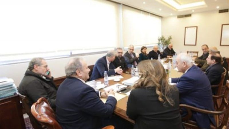 لبنان| اتحاد نقابات المهن الحرة قرر تنظيم وقفات احتجاجية الثلثاء: نحذر من تمرير مشروع الكابيتال كونترول بصيغته