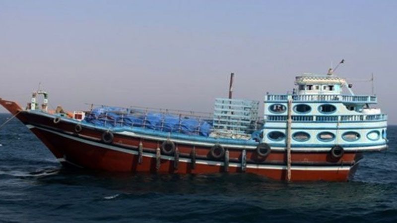 البحرية الإيرانية تنقذ عُمانيين تقطعت بهم السبل في المياه الدولية