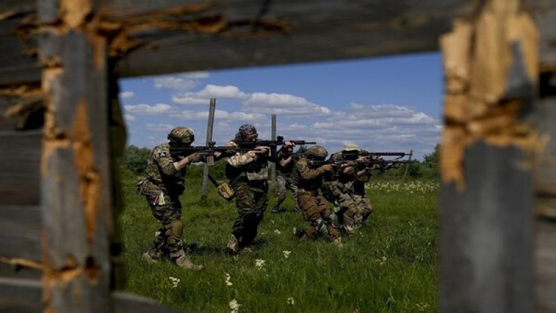 واشنطن تدرب قوات أوكرانية على أنظمة صاروخية متطورة