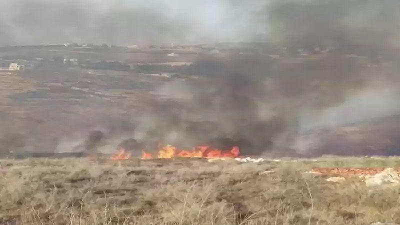 حريق كبير بين بلدات حاروف وشوكين وجبشيت.. والنيران لامست المنازل