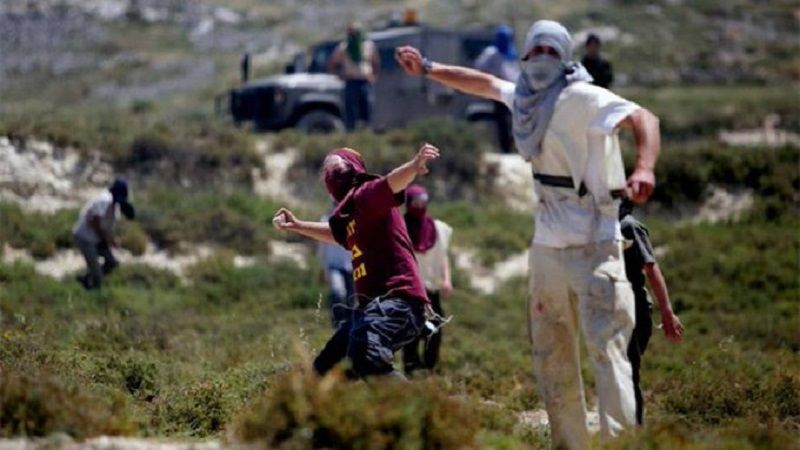 مواجهات بين شبان فلسطينيين وجنود الاحتلال خلال مسيرة ضد التوسّع الاستيطاني في قرية قريوت بنابلس