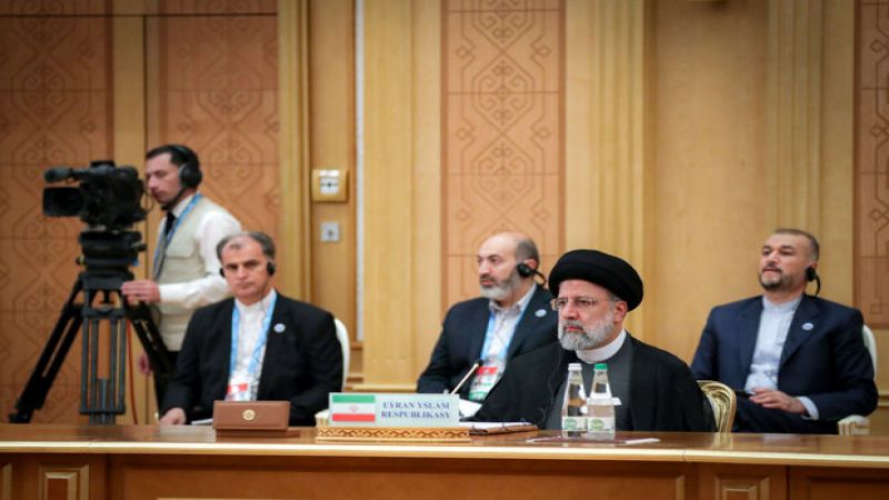 الرئيس الإيراني يؤكد أهمية تعاون الدول المطلة على بحر قزوين