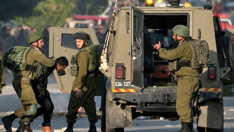  فلسطين: قوات الاحتلال تعتقل كلاً من الحارس عصام نجيب ومحمد عويس في المسجد الأقصى