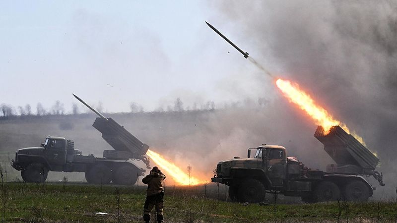 القوات الصاروخية والمدفعية الروسية تستهدف 39 موقعا قياديا للقوات الأوكرانية ومستودعين للذخيرة