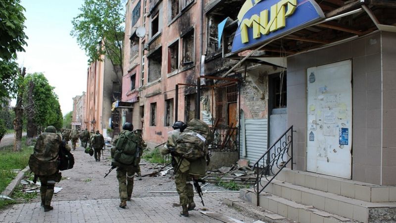 الدفاع الروسية تعلن اكتمال تطويق ليسيتشانسك وجميع القوات الأوكرانية الموجودة فيها