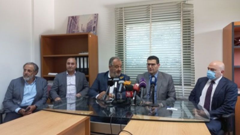 وزيرا الصناعة والزراعة تابعا تبعات إضراب موظفي مرفأ بيروت