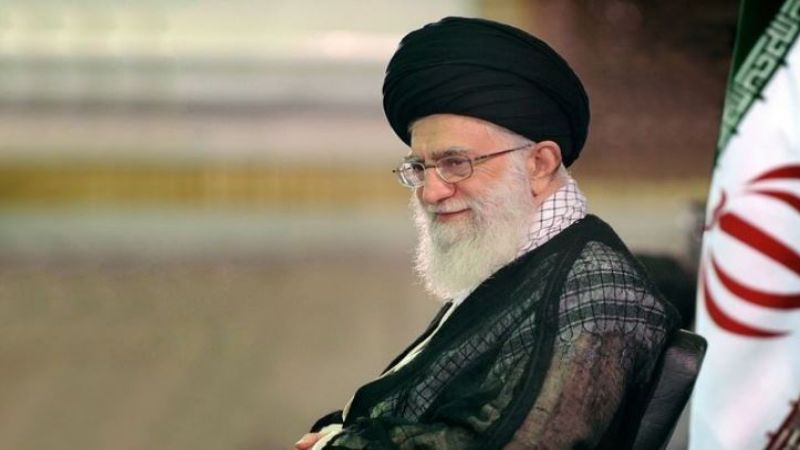 الإمام الخامنئي يوافق على العفو أو خفض العقوبة عن عدد من المدانين في إيران