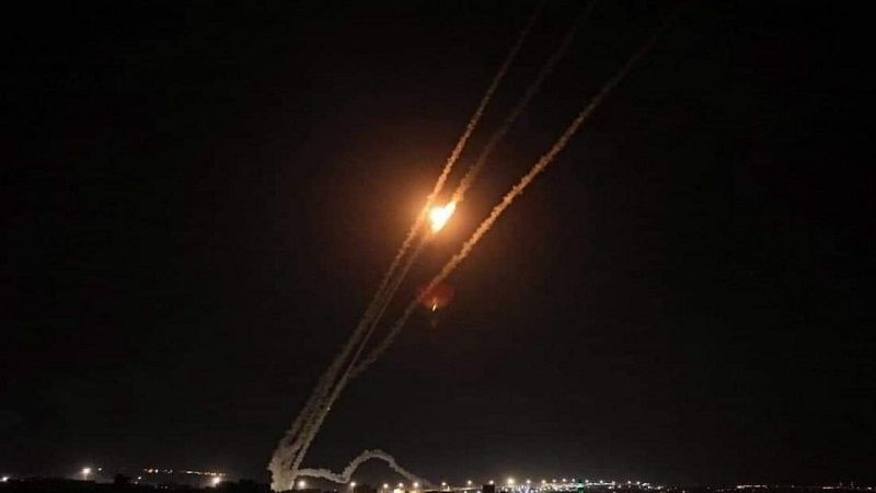 إطلاق صواريخ من قطاع غزة باتجاه الأراضي المحتلة ودوي صفارات الإنذار في مستوطنات غلاف غزة