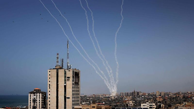 المقاومة الفلسطينية تطلق صاروخا تجاه الأراضي الفلسطينية المحتلة وصفارات الإنذار تدوي في 
