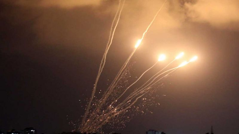 سرايا القدس تعلن قصف أسدود وسديروت برشقات صاروخية