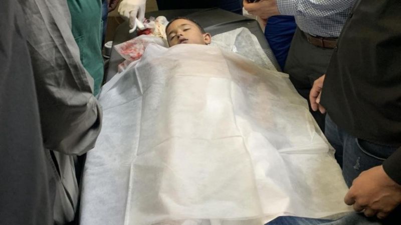 قوات الاحتلال تُطارد طفلًا فلسطينيًا وتقتله بدم بارد