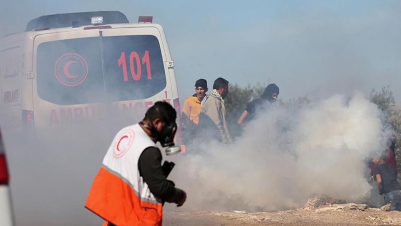 الهلال الأحمر الفلسطيني: 6 حالات اختناق بالغاز خلال مواجهات في بيتا بجبل صبيح جنوب نابلس