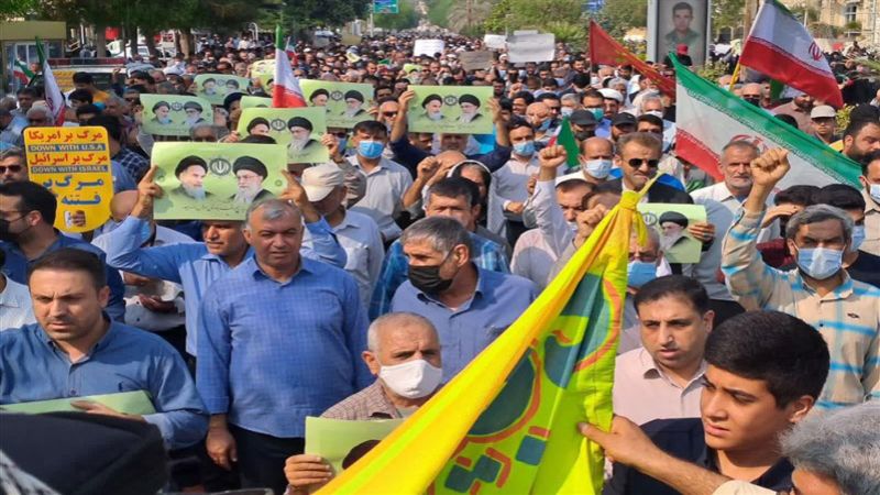 مسيرات شعبية حاشدة في طهران والمدن الإيرانية تنديدًا بجريمة شيراز