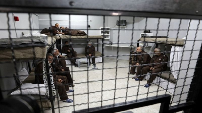 &nbsp;إدارة السجون تستغل الأسرى الفلسطينيين ماديًا