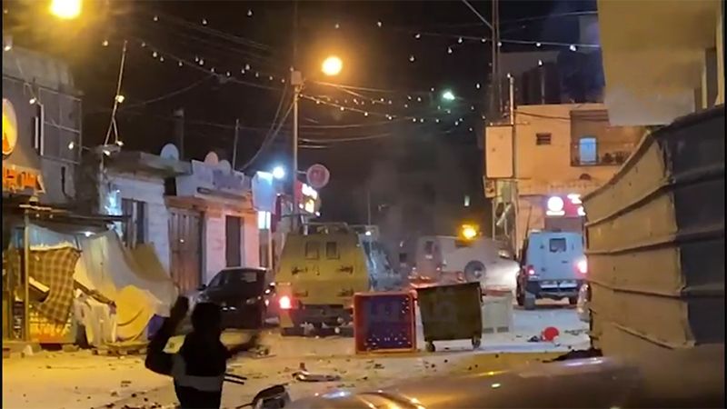 فلسطين: شهيد وإصابات برصاص الاحتلال الحي خلال اقتحام بيت أمر بالخليل