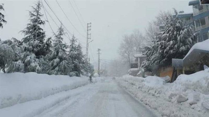 لبنان: طرق مقطوعة بالثلوج
