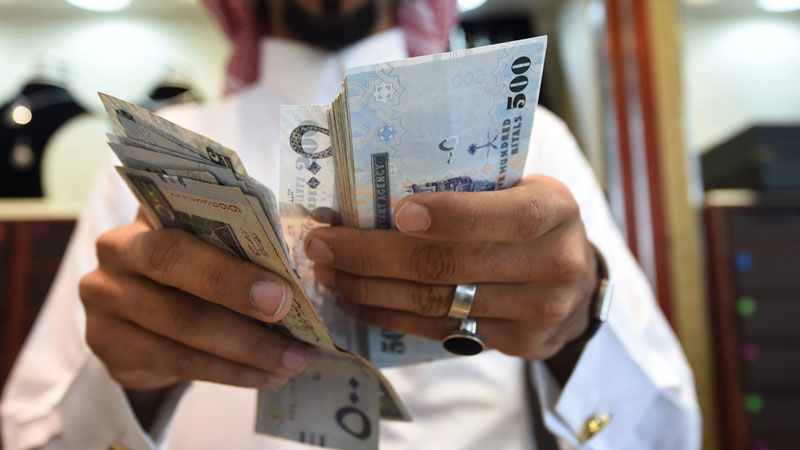 المصارف السعودية تواجه أزمة سيولة وإقراض مرتفع