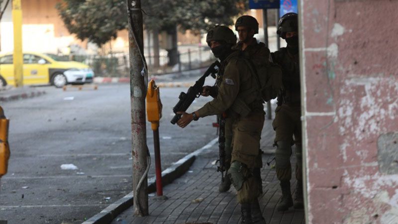 جيش الاحتلال يتابع بحذر الأحداث في منطقة الخليل