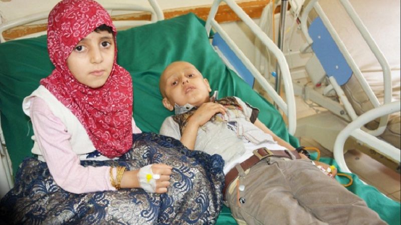 3000 طفلٍ يمنيٍّ مصاب بالسرطان معرض للموت بسبب العدوان والحصار