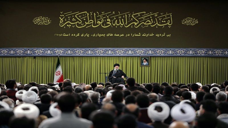 الإمام الخامنئي: بعض الدول أنفقت مليارات الدولارات لإسقاط النظام الإسلامي في إيران