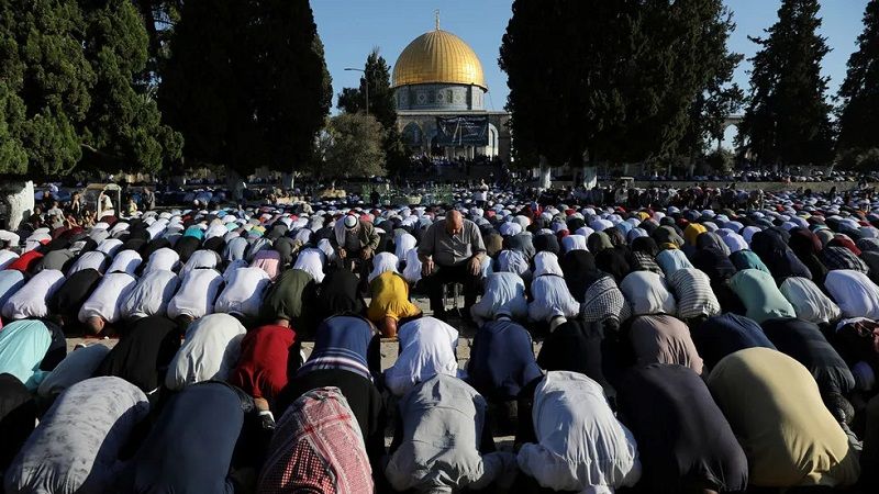 80 ألفًا أدّوا صلاة الجمعة في المسجد الأقصى