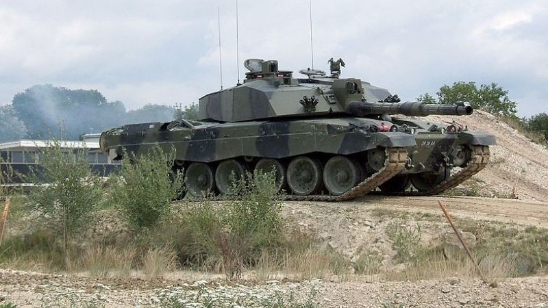 بريطانيا تضع خطة لمنع وقوع دباباتها في أوكرانيا بيد الروس