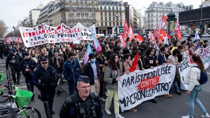 لليوم العاشر تستمر الاحتجاجات في فرنسا.. والشلل يصيب قطاعي النقل والتربية