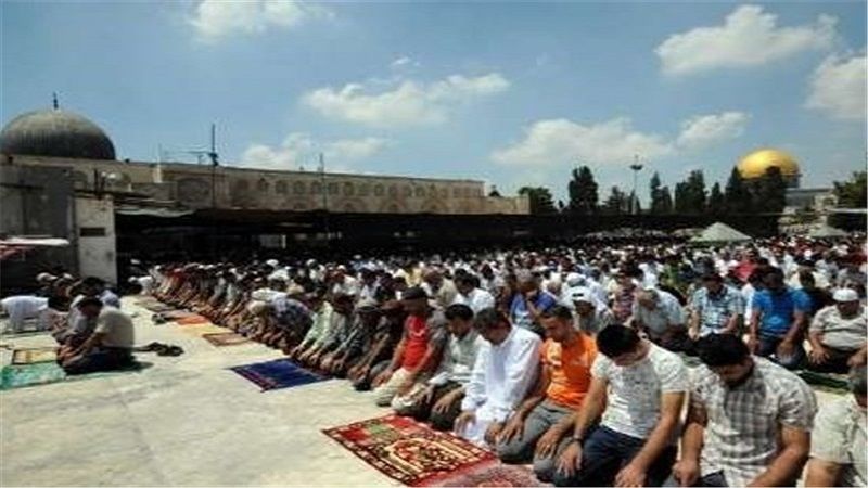 45 ألف مصلٍّ أدّوا صلاة الجمعة في المسجد الأقصى المبارك