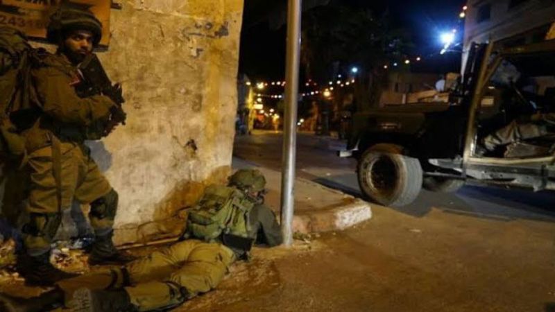 فلسطين المحتلة: اشتباكات مسلحة ترافقت مع اقتحام قوات الاحتلال الخاصة لمخيم بلاطة 