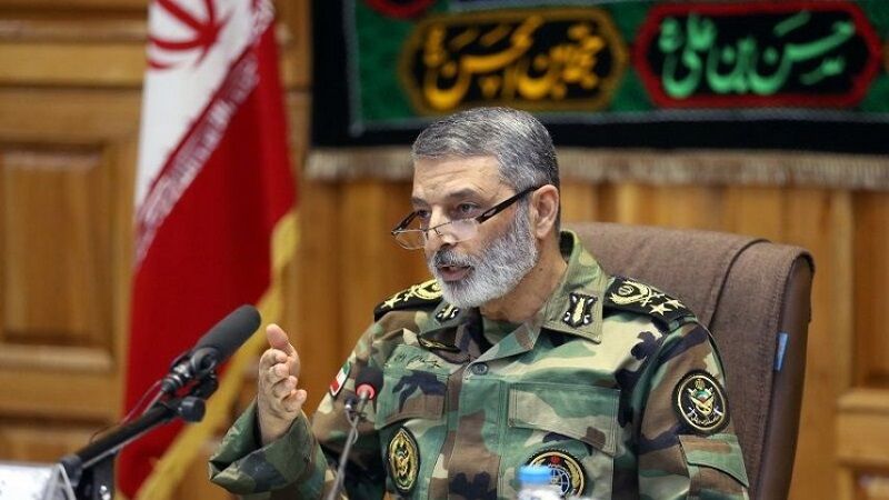 القائد العام للجيش الإيراني: إيران دولة حاسمة في المنطقة وسنستخدم قدراتنا لإزالة التهديد&nbsp;
