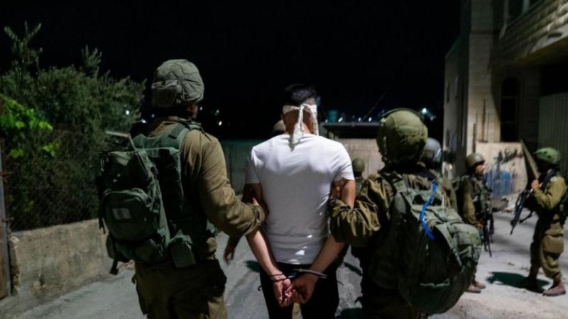 الاحتلال يعتقل 21 فلسطينيًا في مناطق مختلفة بالضفة الغربية