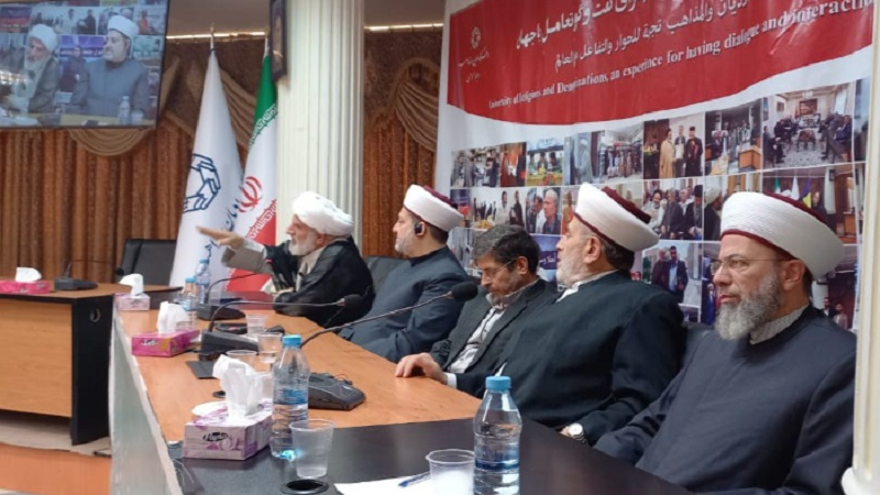 في الذكرى الـ34 لرحيل الإمام الخميني مؤتمر فكري في طهران بمشاركة لبنانية