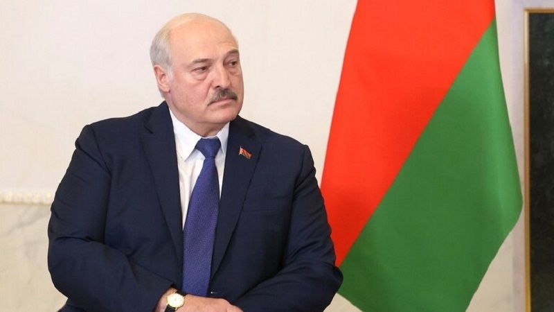 الرئيس البيلاروسي يعلن حالة الاستنفار القصوى للجيش والقوات المسلحة