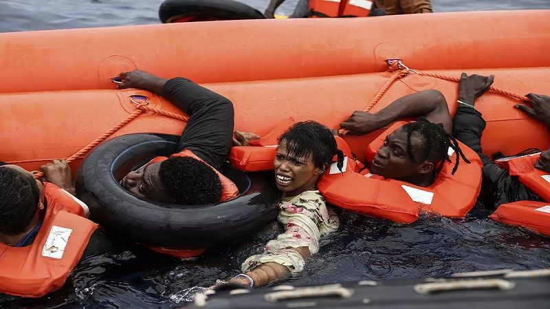 &nbsp;أبحروا على متن 3 قوارب.. فقدان 300 شخص غادروا من السنغال إلى إسبانيا