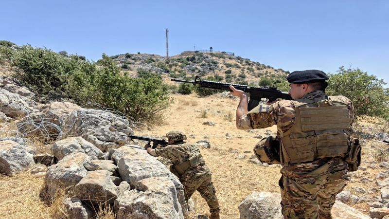 بالصور.. استنفار متبادل بين الجيش اللبناني وقوات العدو في تلال كفرشوبا