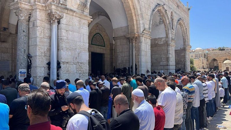 50 ألف فلسطيني يؤدّون صلاة الجمعة في المسجد الأقصى&nbsp;
