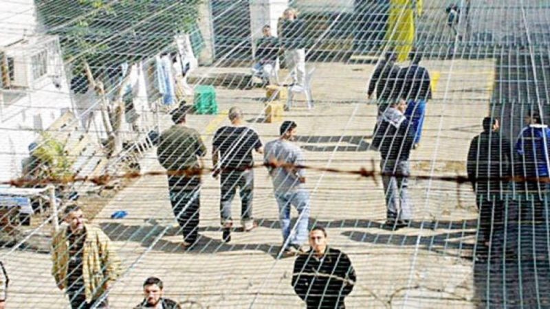إضراب جماعي عن الطعام لنحو ألف أسير بسجون الاحتلال.. ودعوات لنصرتهم