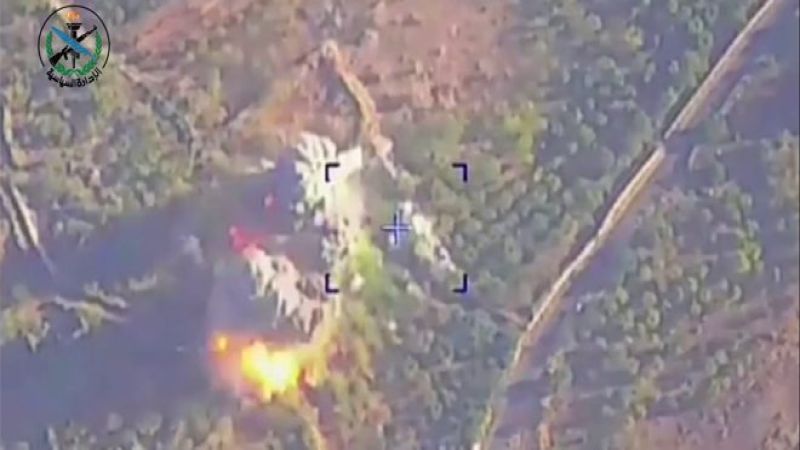 الطيران السوري يستهدف مقرات المسلّحين في ريفيْ حماة وإدلب
