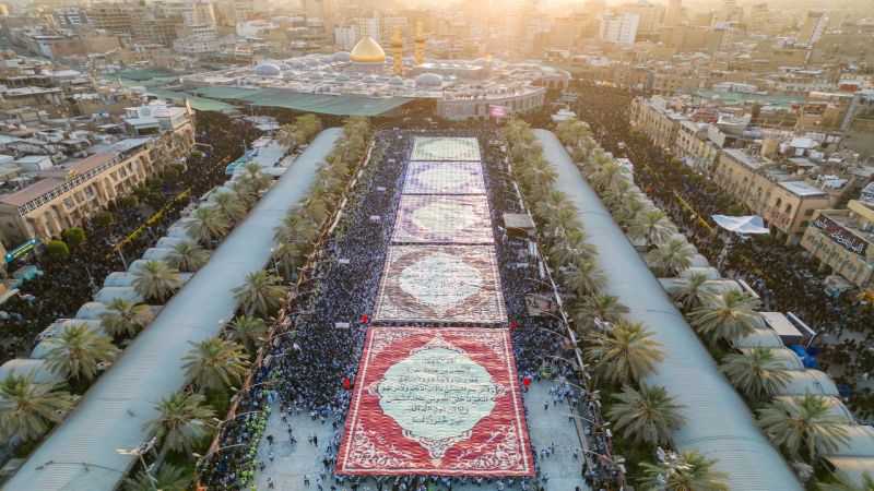 بالفيديو: وصول موكب عزاء بني عامر إلى كربلاء المقدسة لاحياء زيارة اربعين الإمام الحسين (ع)