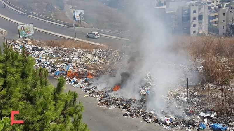 لبنان| اخماد حريق في مكب للنفايات على اوتوستراد الشماع شرق صيدا