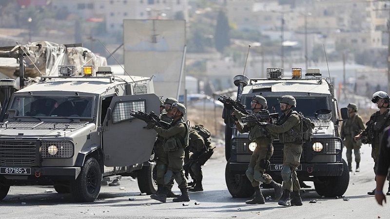 الاحتلال ينفّذ سلسلة مداهمات واعتقالات في الضفة الغربية&nbsp;