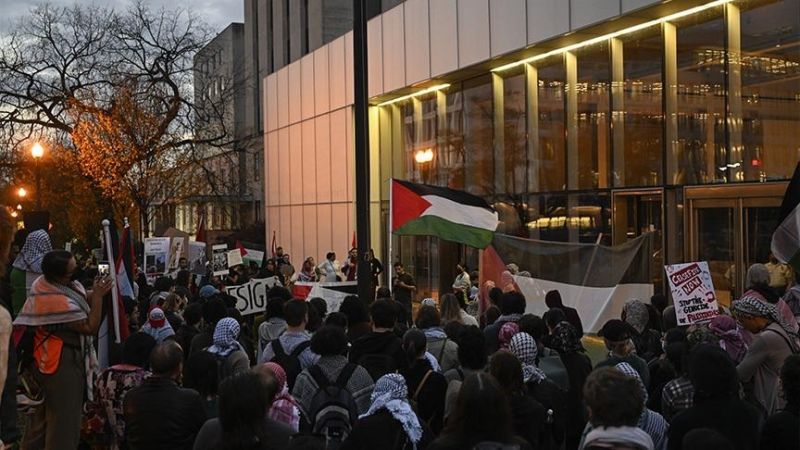 دعمًا للفلسطينيين.. وقفة أمام مبنى الخارجية الأميركية في واشنطن&nbsp;