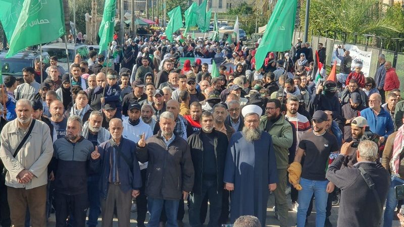 حماس تُنظّم مسيرة شبابية في صيدا إسنادًا لغزة