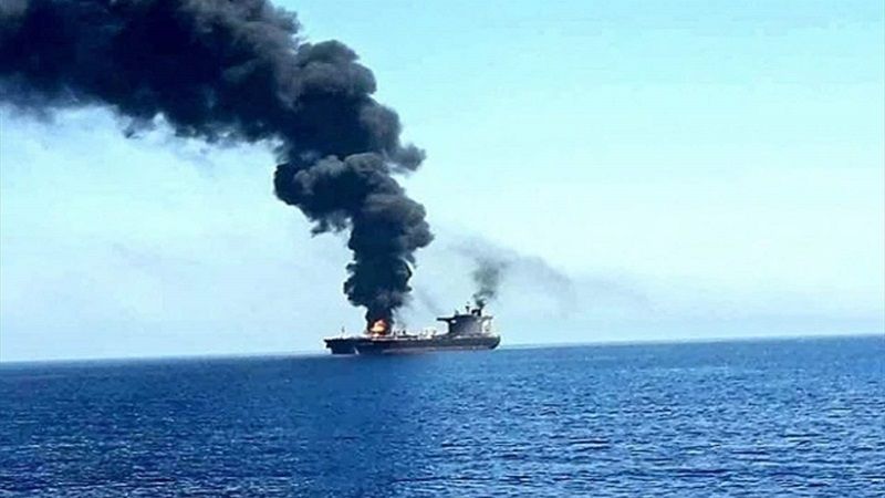 وكالة "أمبري": السفينة أصيبت على مسافة 76 ميلاً بحريًا إلى شمال غرب الصليف في اليمن