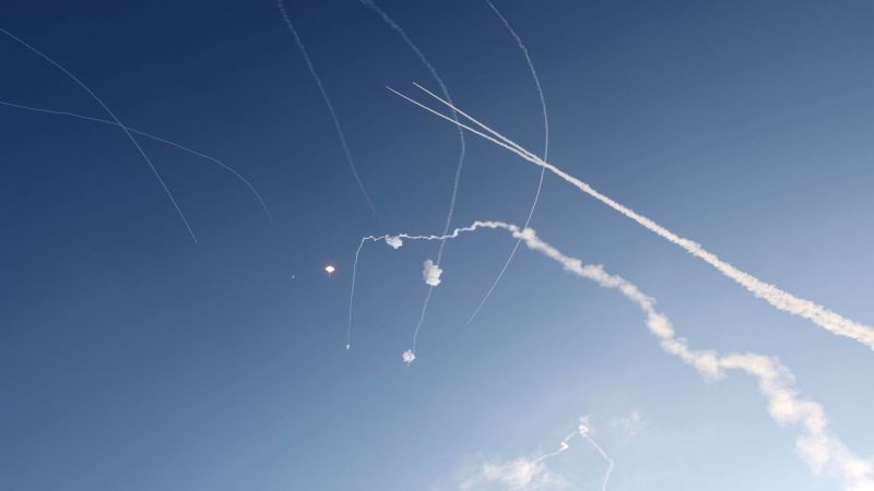 إعلام العدو: سقوط عدة صواريخ في "راموت نفتالي" بالجليل الأعلى ويتم التحقق من الأضرار