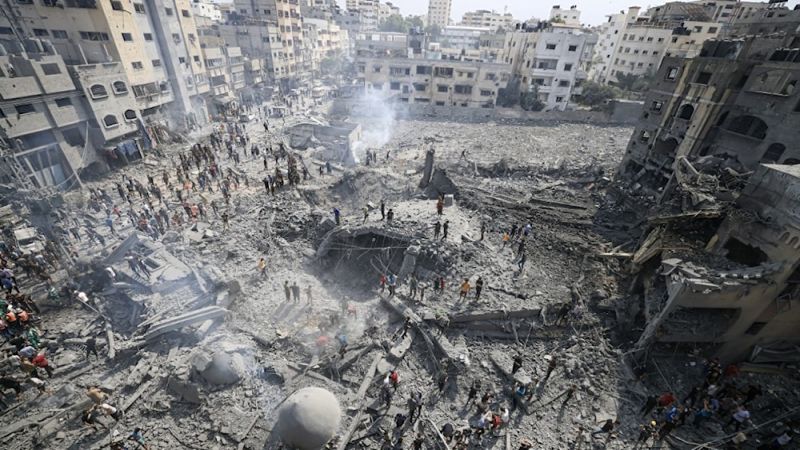 العدوان على غزة.. قصفٌ إسرائيلي مستمرّ ومقتل جندي صهيوني في معارك القطاع