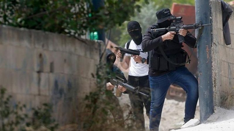  فلسطين المحتلة: المقاومون الفلسطينيون يتصدون لقوات الاحتلال بالنيران في قلقيلية